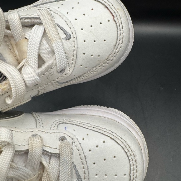 Nike Air Force 1 Low SE Toddler Sneakers Size 5C White Silver Lace Up Sneakers - Picture 8 of 11